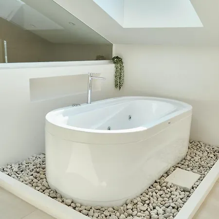 Ionx - Heated Indoor Pool, Sauna, Outdoor Pool,bathtub, Jacuzzi فيلة فتحية